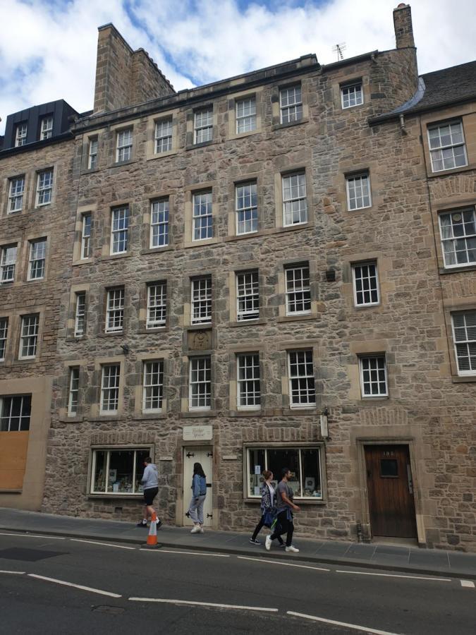 Apartamento Canongate - Spacious And Historic 2 Bed Flat On Royal Mile Edimburgo Exterior foto